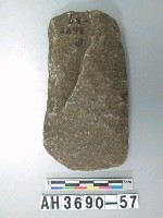 藏品(中型舌刃打製石斧)的圖片